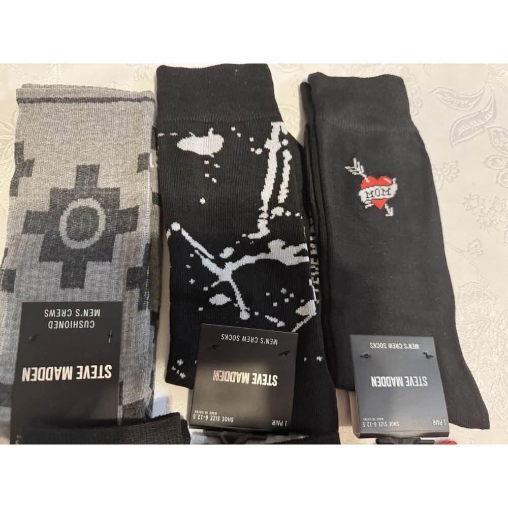 Lot Men's 6 Pack Steve Madden Cushioned Crew Socks 6 Pairs Red Black Gray $54